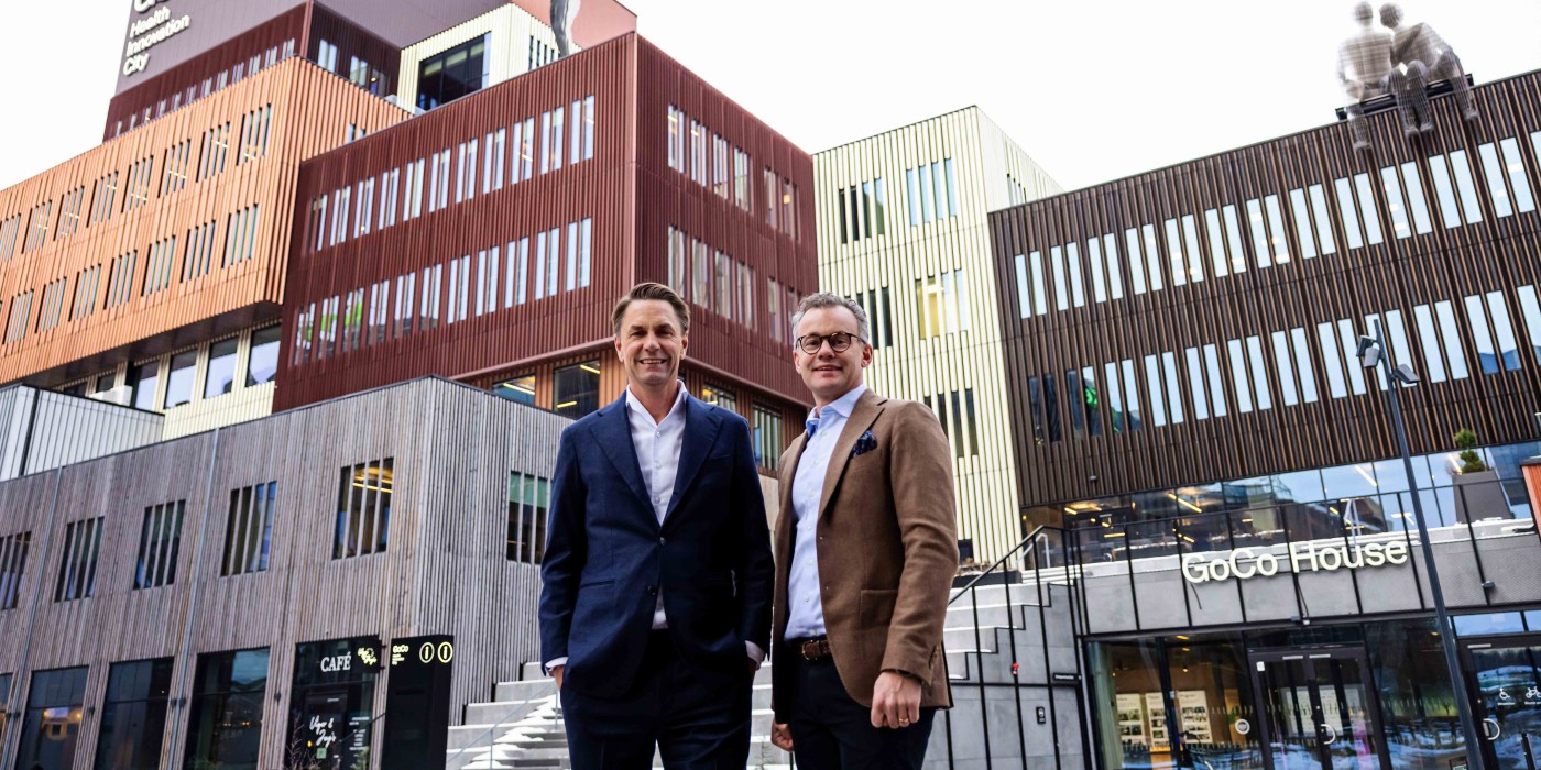Next Step Group's CEO Jacob Torell and Vectura's CEO Joel Ambré in front of Goco Health Innovation City.