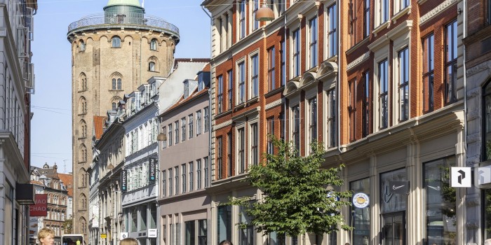 Urban Partners buys from Hines.