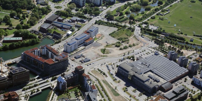 Klövern has been awarded two land allocations within the Citadellstaden project (the empty plot in the center of the image) west of Malmö city center.